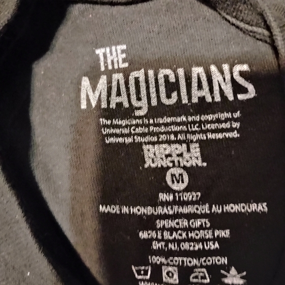 Magicians Graphic T-Shirt - Picture 3 of 3